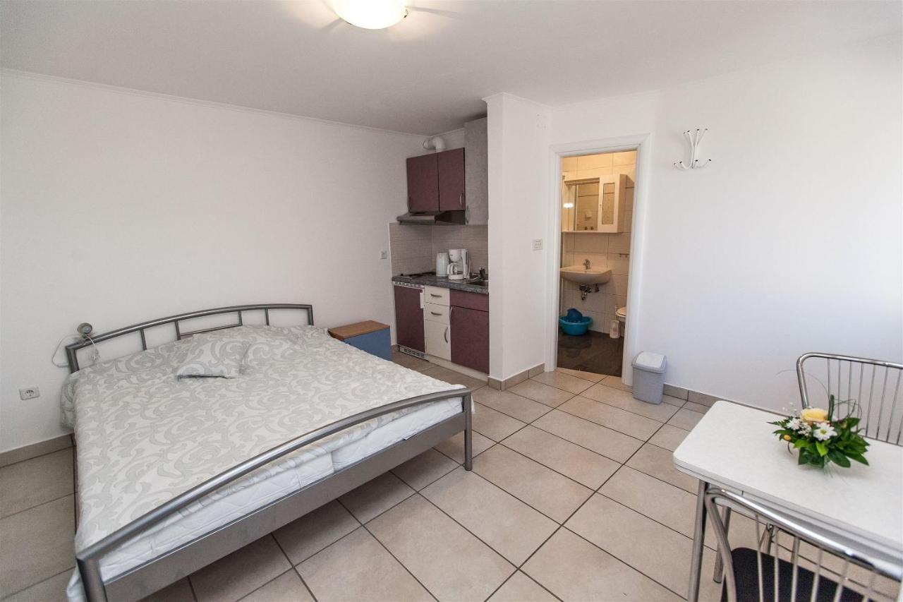 Apartments Carmen ツリクヴェニツァ エクステリア 写真
