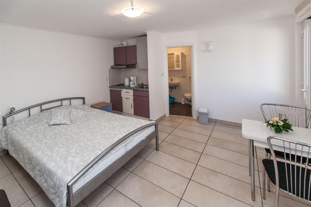 Apartments Carmen ツリクヴェニツァ エクステリア 写真