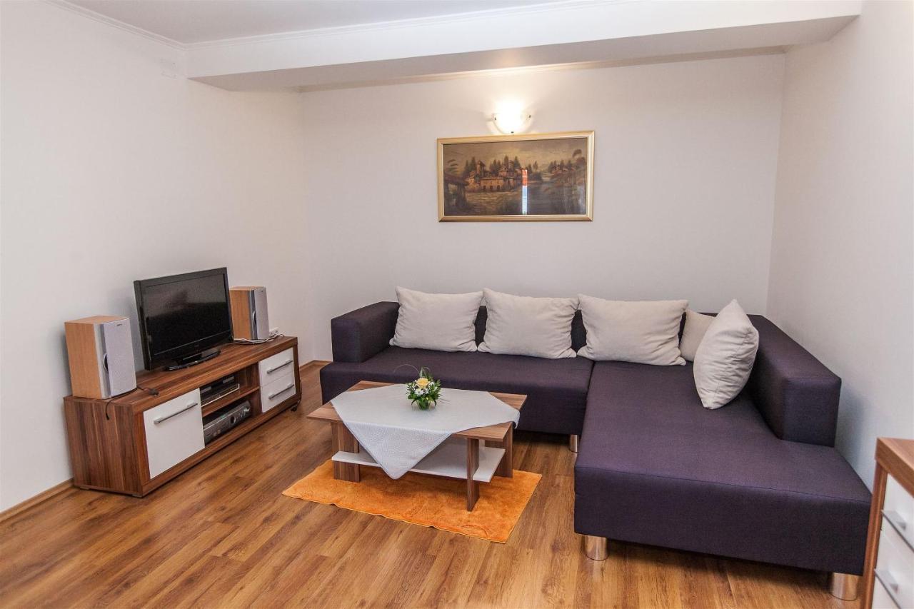 Apartments Carmen ツリクヴェニツァ エクステリア 写真