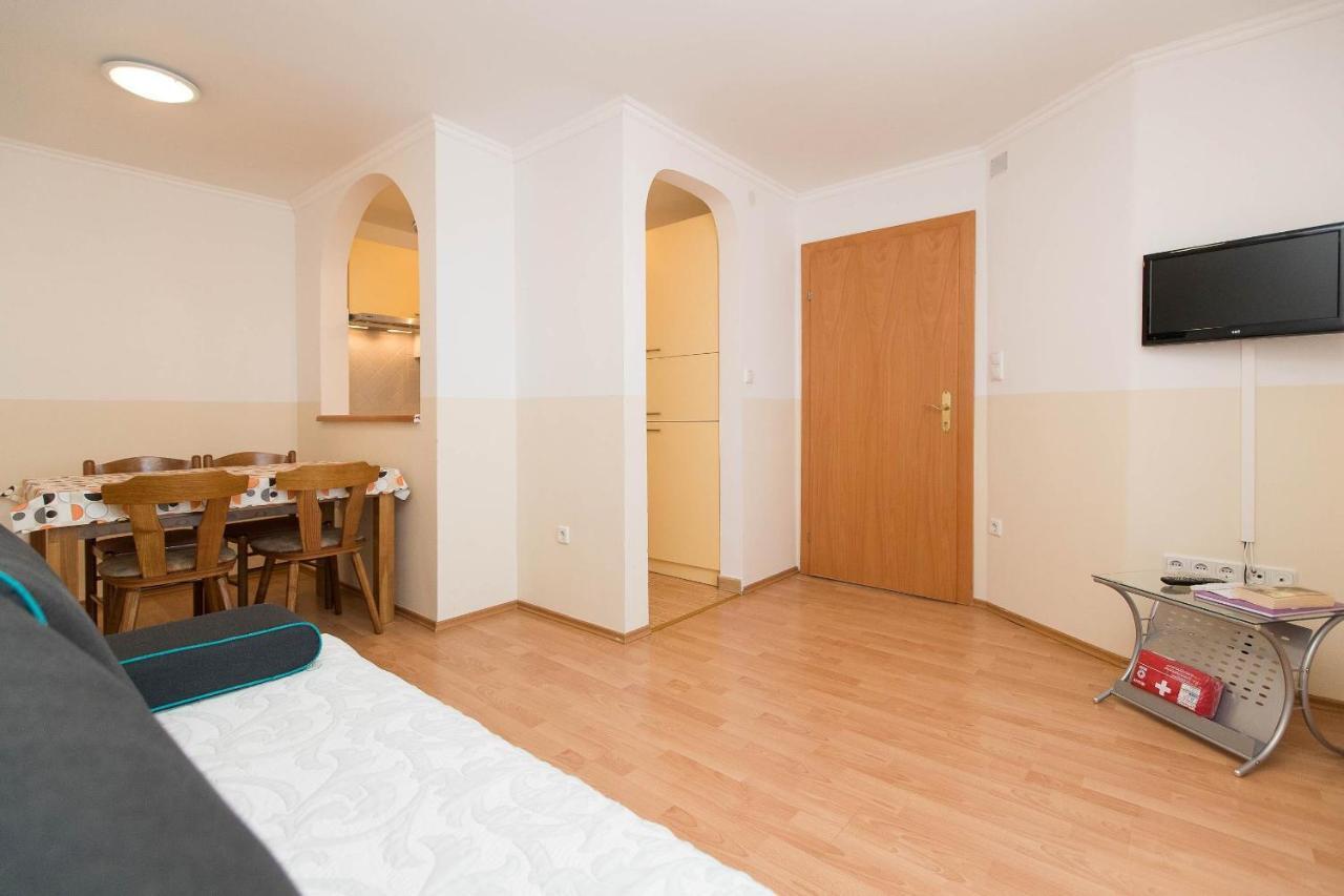 Apartments Carmen ツリクヴェニツァ エクステリア 写真