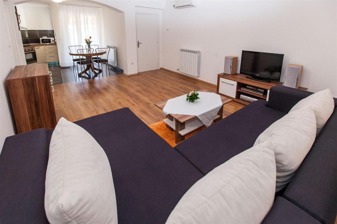 Apartments Carmen ツリクヴェニツァ エクステリア 写真